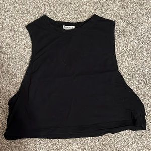 workout tank ~ M but fits like S/XS